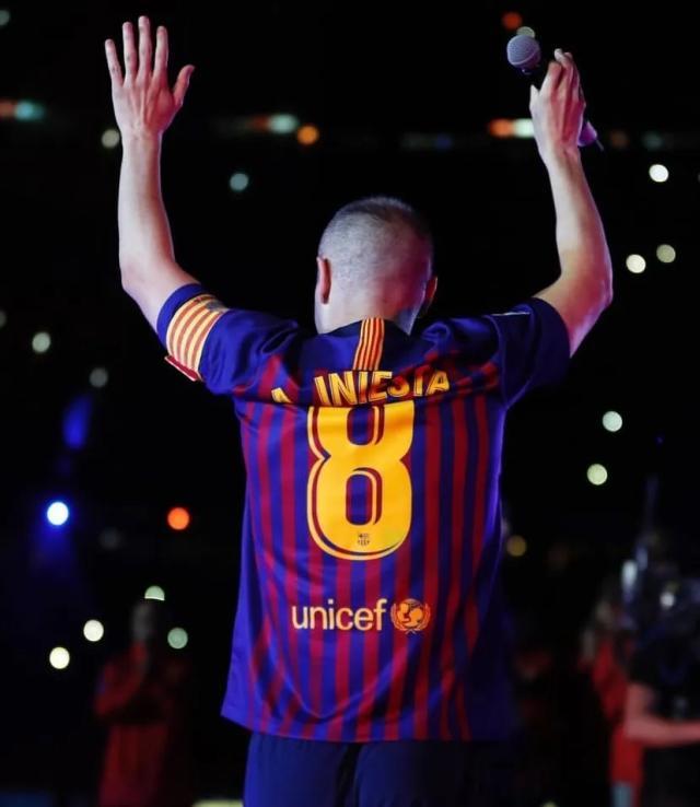 1729840656178080580.jpg 1729840274869.jpg